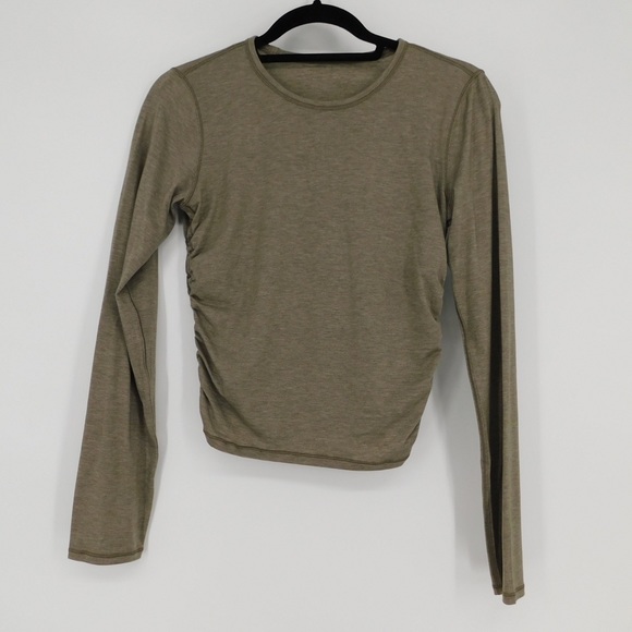 Lululemon Long Sleeve Top - Picture 4 of 6